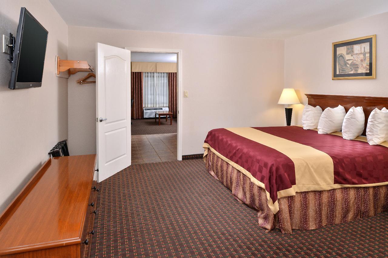 Americas Best Value Inn & Suites San Benito Exterior foto
